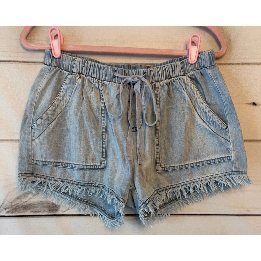Dress Forum Los Angeles Light Wash Tencel Drawstring Frayed Hem Shorts FP3184 M